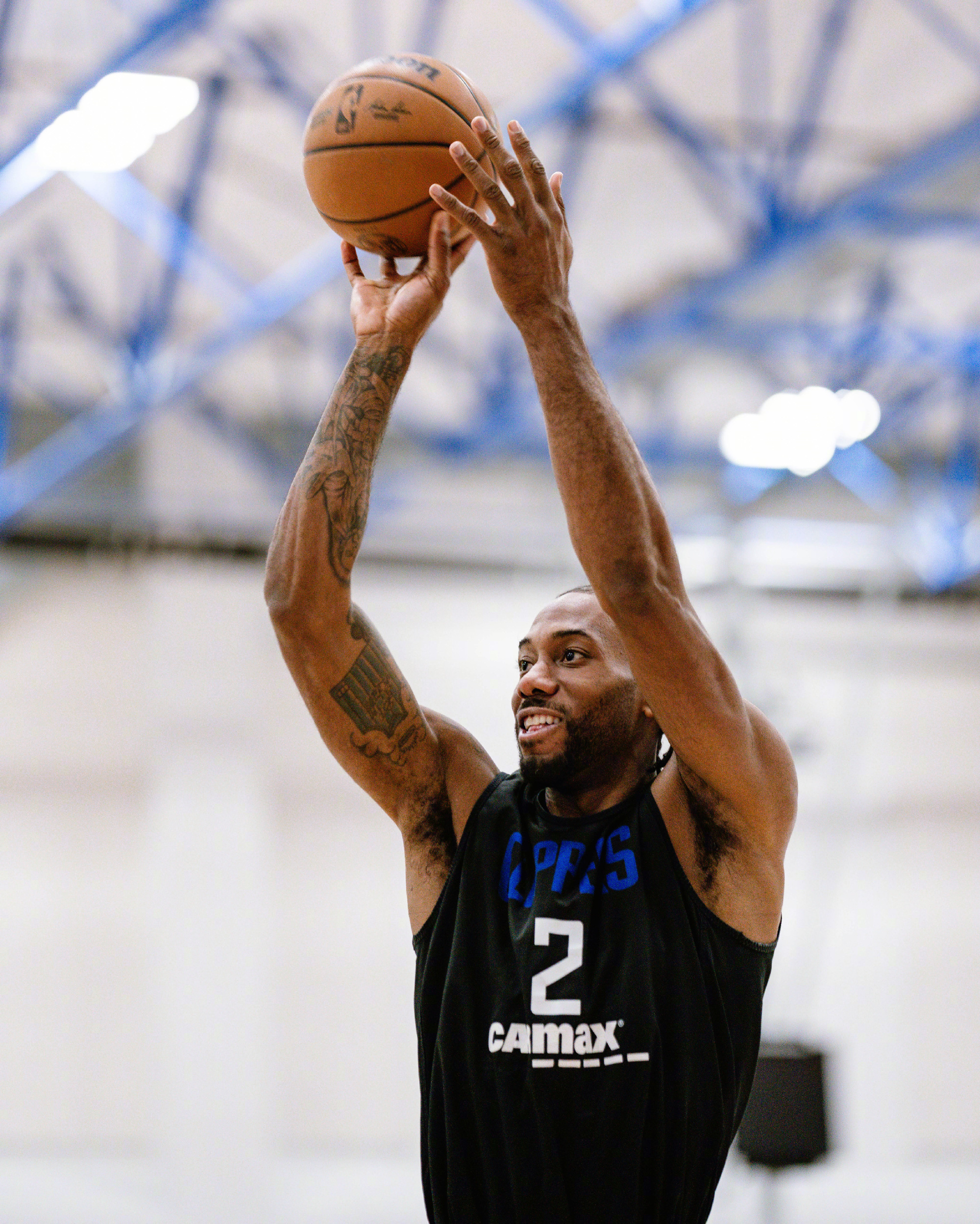 风云突变！洛杉矶快船集结日队长鼓劲；欧冠版图或变；质疑声仍在；球探报告显示潜力的简单介绍-ayx